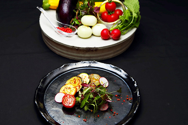 6月のコース料理　サラダ写真